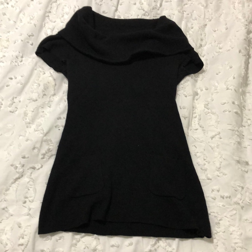 Black short sleeve turtleneck top